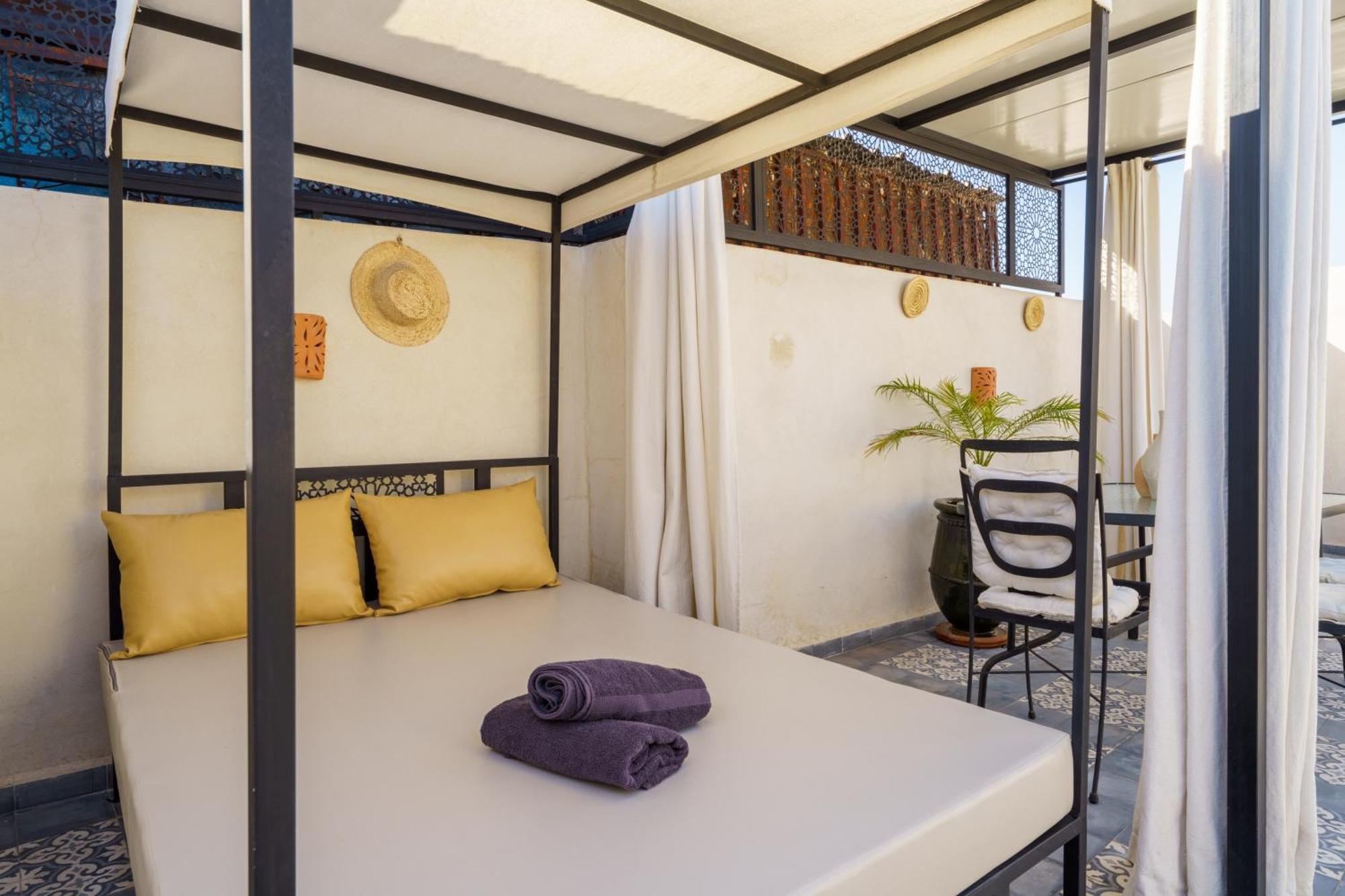 Riad 4 Chambres - Piscine & Petit Dejeuner Gratuit - Wifi Fibre Optique Marrakesz Zewnętrze zdjęcie